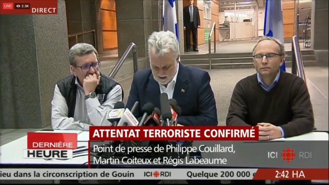 Le Premier Ministre du Québec, Philippe Couillard, le Maire de la ville Régis Labeaume et Martin Coiteux. (Crédit : Capture d’écran)